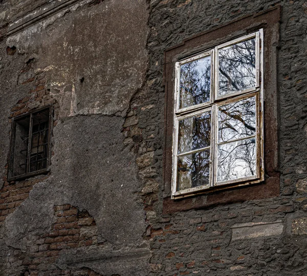 Fenêtre Dans Vieux Bâtiment Ruine Rénovation — Photo