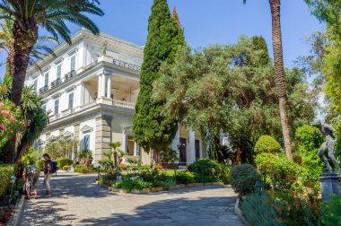 İmparatoriçe Elisabeth 'in korfu adasındaki Achilleion Sarayı.
