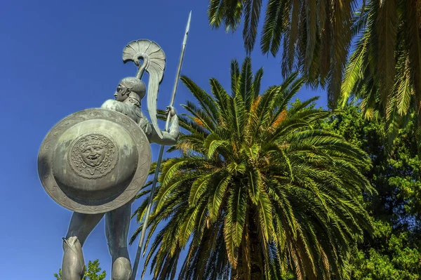 Korfu adasındaki İmparatoriçe Sisi 'nin sarayındaki Achilles heykeli.