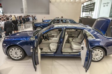 Frankfurt 'taki panayırda güzel bir limuzin.