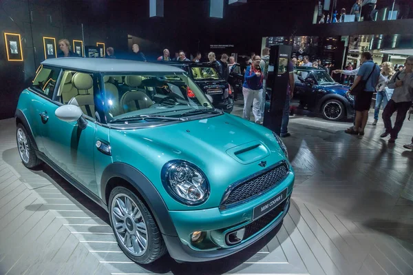 Frankfurt Motor Fuarı 'nda manevra kabiliyeti olan arabalar.