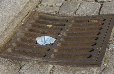 Sonunda maskeleri unutacağız.