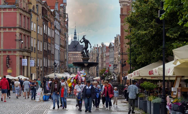 Tourists Walking Long Street Gdask — Fotografia de Stock