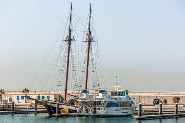 Lanzarote 'deki marina rubicon playa blanca' da gemiler ve yatlar. 