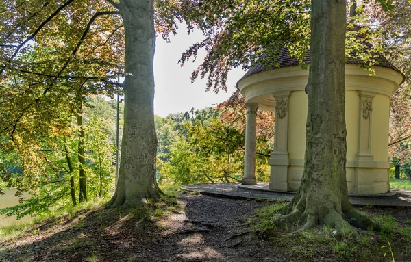 Doğa kıştan sonra uyanır ve bahar renkleriyle sürprizlerle doludur.