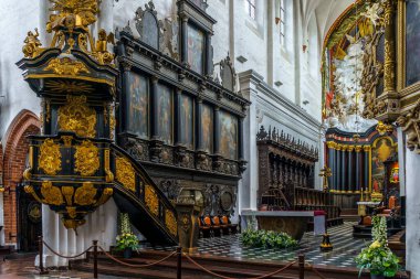 Olivia Katedrali, gdask 'ta dini ibadetin ana yeridir.