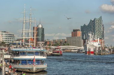 hamburg hafen hosts many interesting ships