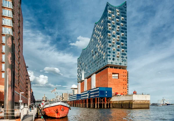 Hamburg Daki Elbe Filarmoni Binasının Çarpıcı Şekli — Stok fotoğraf