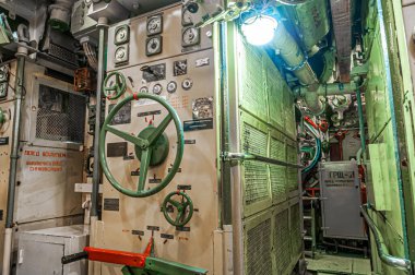 diesel engine maneuvering point on a submarine at 434 