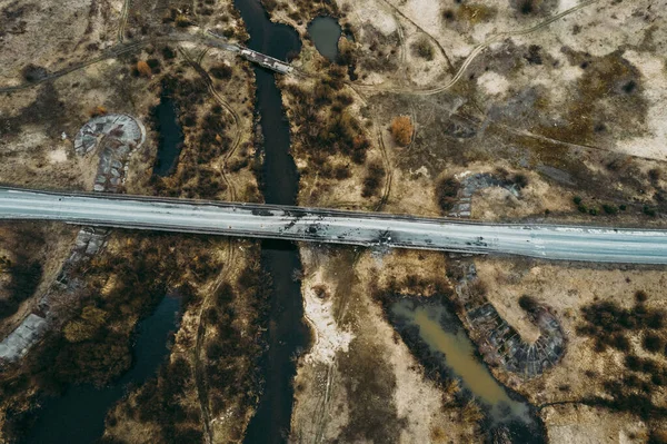 Varşova otoyolu boyunca Irsha Nehri boyunca Rus işgalciler tarafından bombalanmış bir köprü.