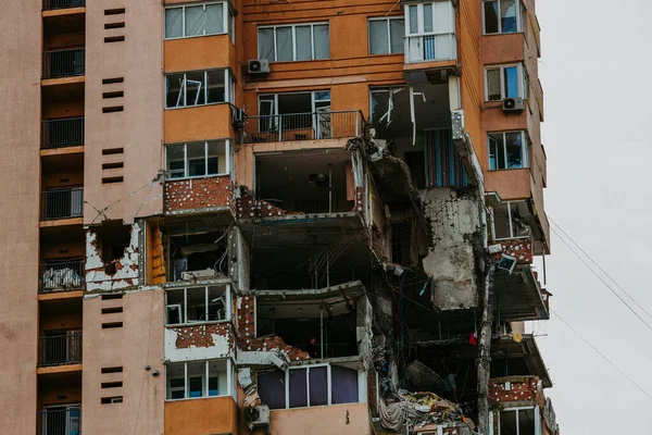 Rus Işgalcilerin Roketleri Lobanovsky Deki Kyiv Çok Katlı Bir Binaya — Stok fotoğraf