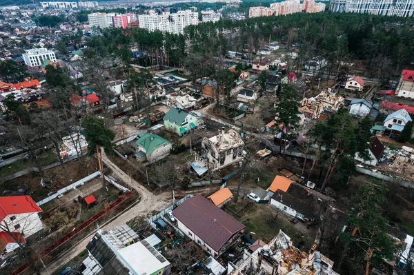 Irpen 'de yanmış evler