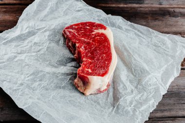 Çiğ et, biftek, üst manzara