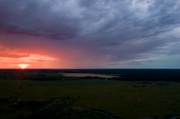 Coucher Soleil Rouge Dans Les Nuages Orageux — Photo