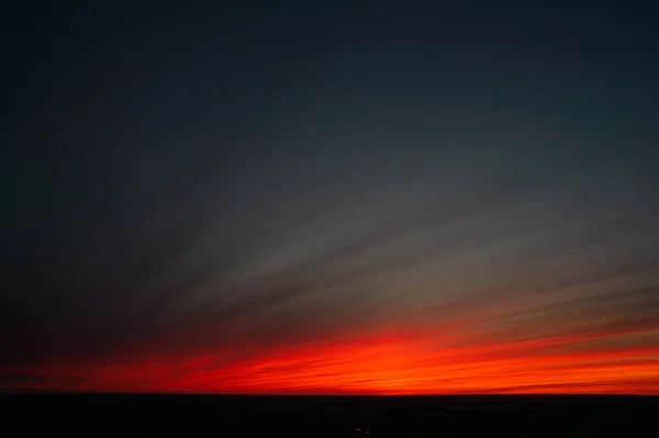 Červený Západ Slunce Temné Mraky — Stock fotografie