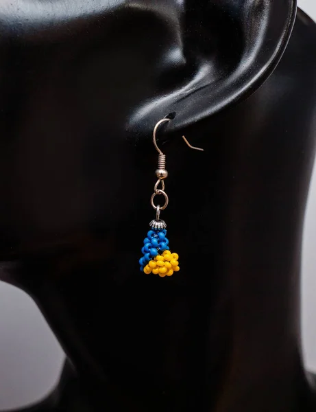 Boucles Oreilles Perlées Forme Coeurs Couleur Jaune Bleu Couleurs Ukraine — Photo