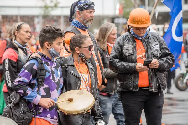 Mensen Wonen Orange Shirt Day National Day Truth Reconciliation Day — Stockfoto