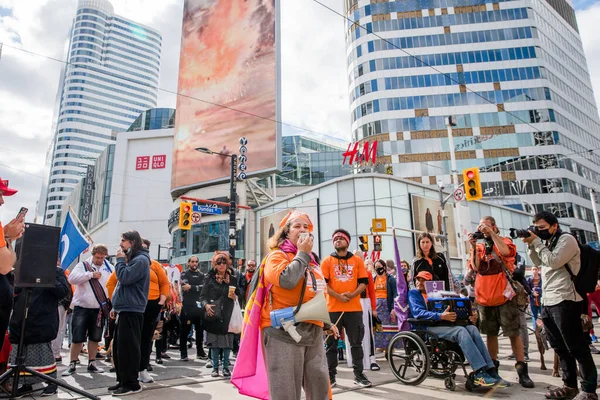 Nsanlar Toronto Ontario Daki Dundas Meydanı Nda Düzenlenen Turuncu Gömlek — Stok fotoğraf