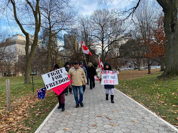 Toronto Canada 2021 Covid Vaccine Protest Queens Park 사람들은 바이러스 — 스톡 사진