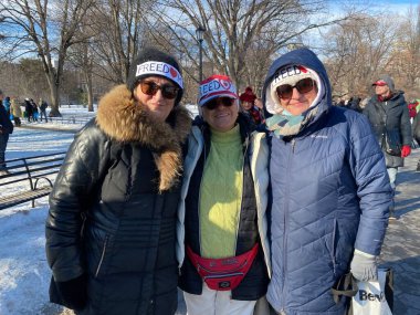 6 Şubat 2022 Toronto Anti-Vax Queens Park 'ta protesto