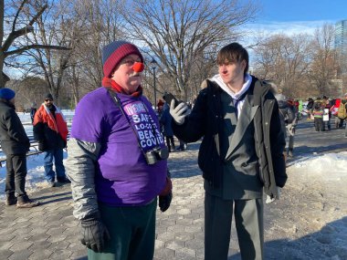 6 Şubat 2022 Toronto Anti-Vax Queens Park 'ta protesto