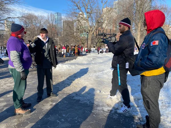 6 Şubat 2022 Toronto Anti-Vax Queens Park 'ta protesto