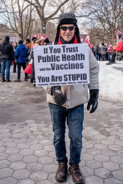 Feb 2022 Toronto Vax Protest Queens Park Trucker Convoy Protesters — Stock Photo, Image