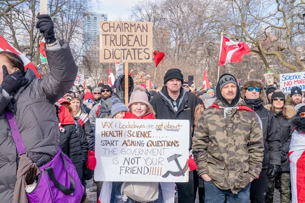 Feb 2022 Toronto Vax Protest Queens Park Trucker Convoy Protesters — Stock Photo, Image