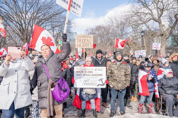 Feb 2022 Toronto Protesta Contra Vax Queens Park Manifestantes Del —  Fotos de Stock