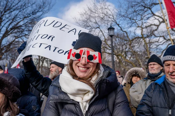 Feb 2022 Toronto Vax Protest Queens Park Trucker Convoy Protesters — Stock Photo, Image