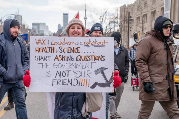 Feb 2022 Toronto Vax Protest Queens Park Trucker Convoy Protesters — Stock Photo, Image