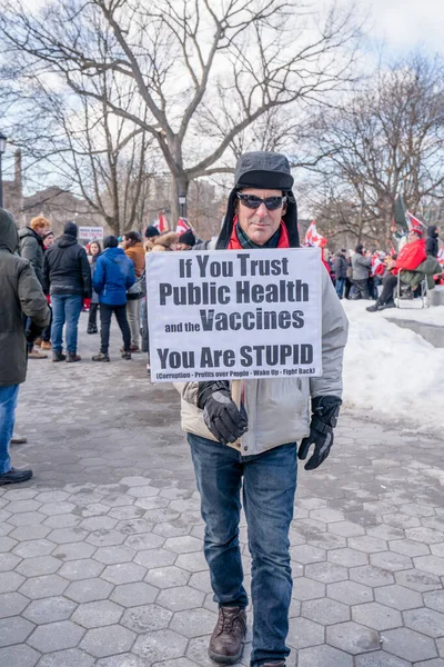 2022 Toronto Vax Protest Queens Parku Demonstranti Konvoje Kamionů Již — Stock fotografie