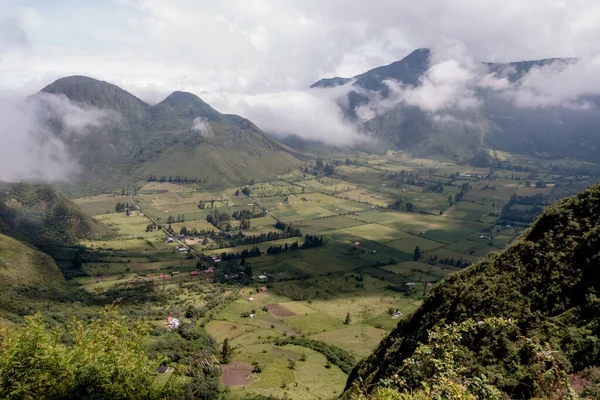 Quito Ecuador Március 2022 Gyönyörű Táj Tavasszal Quito Ecuador — Stock Fotó