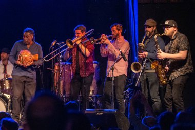 Toronto 'daki Antibalas konseri, 29 Nisan 2022 - Afro-funk grubu Antibalas Toronto, Kanada' daki Lees Palace 'da konser verdi. 