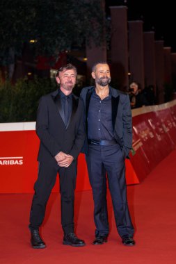 ROME, ITALY - 16 Ekim 2021 'de Roma Film Festivali sırasında Benny Benassi ve Fabio Volo, 