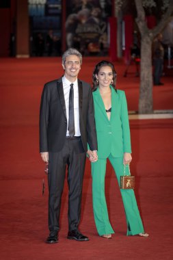 Roma, İtalya - 23 Ekim 2021: Pierfrancesco Diliberto, Pif, and Nabila Ben Chahed, 16. Roma Film Festivali 'nde 