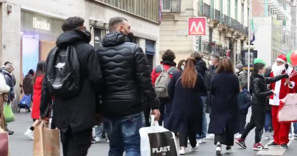 Naples Italy December 2021 City Life People Walk Streets Crowded — стоковое видео