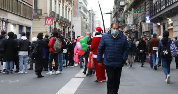 Nápoly Olaszország December 2021 Városi Élet Emberek Végigsétálnak Zsúfolt Történelmi — Stock videók