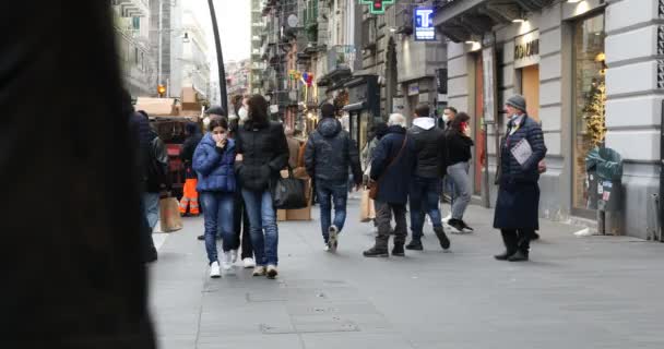 Naples Italy December 2021 City Life People Walk Streets Crowded — стоковое видео