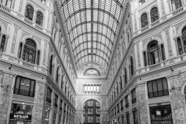 意大利那不勒斯 2022年3月24日 Umberto I画廊在最近的修复后从内部看到 商业画廊建于1887年至1890年间的那不勒斯 — 图库照片