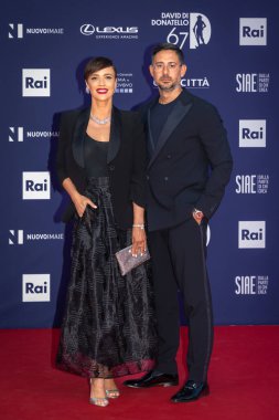 Roma, İtalya - 3 Mayıs 2022 Roberta Giarrusso ve Riccardo Di Pasquale, Roma 'da düzenlenen David di Donatello ödül törenine katıldılar..