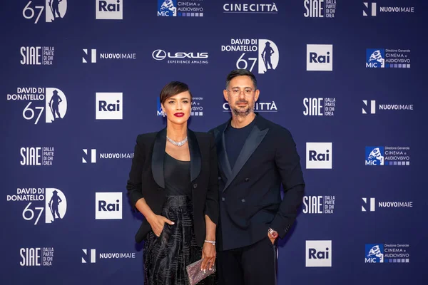 Roma, İtalya - 3 Mayıs 2022 Roberta Giarrusso ve Riccardo Di Pasquale, Roma 'da düzenlenen David di Donatello ödül törenine katıldılar..