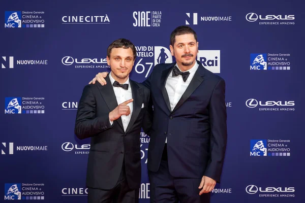 Roma, İtalya - 3 Mayıs 2022 Gabriele Mainetti ve Franz Rogowski, Roma 'da düzenlenen David di Donatello ödül törenine katıldılar..