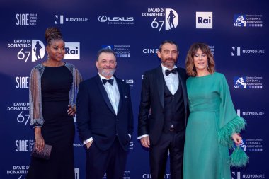 Roma, İtalya - 3 Mayıs 2022: Marco ve Antonio Manetti, Roma 'da düzenlenen David di Donatello ödül törenine katıldılar..