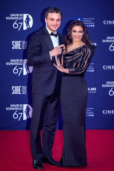 Roma, İtalya - 3 Mayıs 2022: Franz Rogowski ve Aurora Giovinazzo Roma 'da düzenlenen David di Donatello ödül törenine katıldılar..