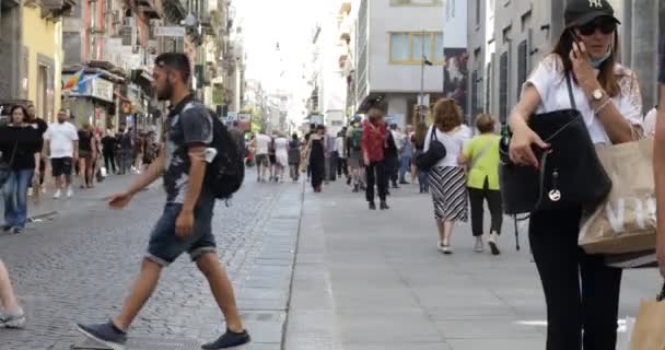 Napoli Maggio 2022 Gente Passeggia Toledo Nel Centro Storico Della — Video Stock