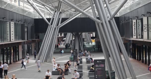 Nápoles Itália Maio 2022 Piazza Garibaldi Shopping Arcade Shopping Center — Vídeo de Stock