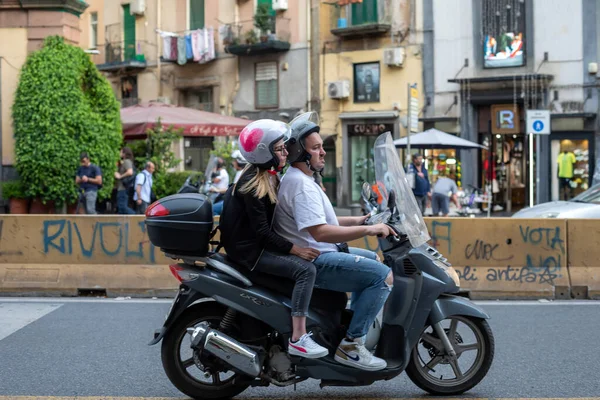 Nápoles Italia Mayo 2022 Los Ciudadanos Nápoles Les Encanta Moverse —  Fotos de Stock