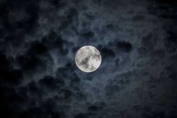 Full Moon Night Illuminated Face Moon Wrapped Cloud Cover Covers —  Fotos de Stock