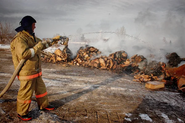 Barnaul Rusko Května2019 Hasiči Nápisem Zadní Straně Ruštině Požární Ochrana — Stock fotografie